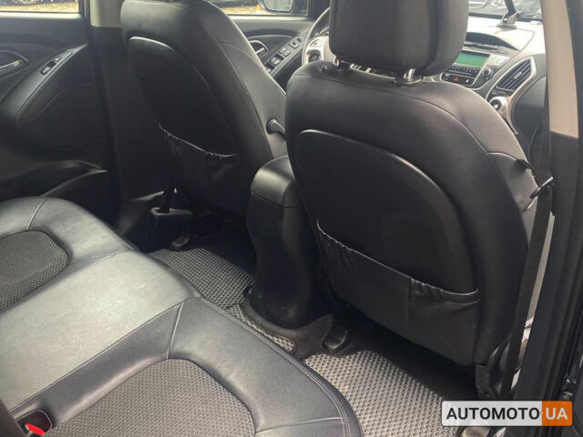 Черный Хендай их35, объемом двигателя 2 л и пробегом 241 тыс. км за 12500 $, фото 17 на Automoto.ua