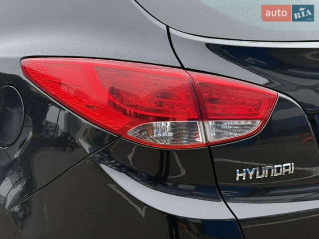 Черный Хендай их35, объемом двигателя 2 л и пробегом 230 тыс. км за 11850 $, фото 20 на Automoto.ua