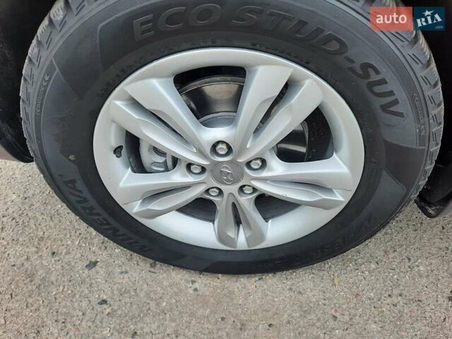 Чорний Хендай іх35, об'ємом двигуна 2 л та пробігом 211 тис. км за 12700 $, фото 30 на Automoto.ua