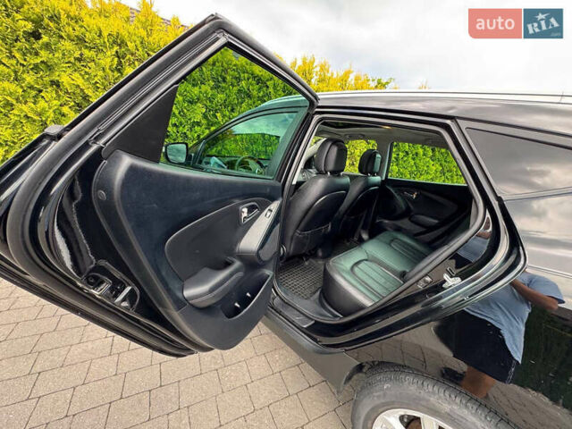 Черный Хендай их35, объемом двигателя 1.69 л и пробегом 238 тыс. км за 11999 $, фото 50 на Automoto.ua