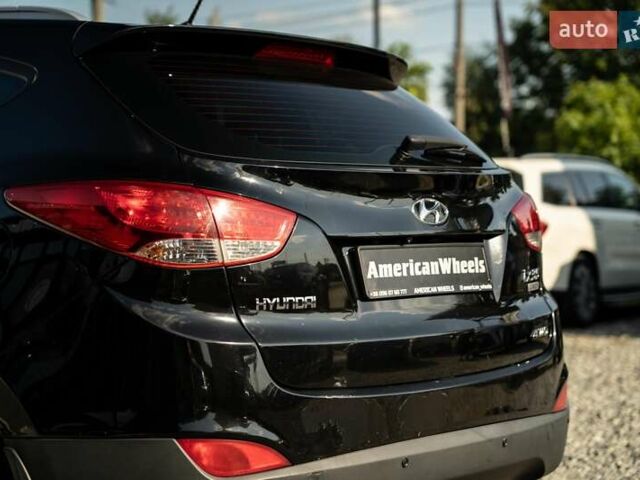 Черный Хендай их35, объемом двигателя 2 л и пробегом 147 тыс. км за 15200 $, фото 9 на Automoto.ua