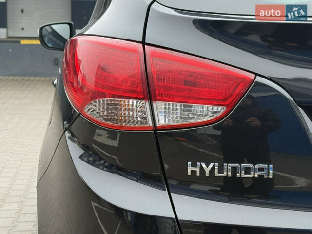 Черный Хендай их35, объемом двигателя 2 л и пробегом 230 тыс. км за 11850 $, фото 25 на Automoto.ua