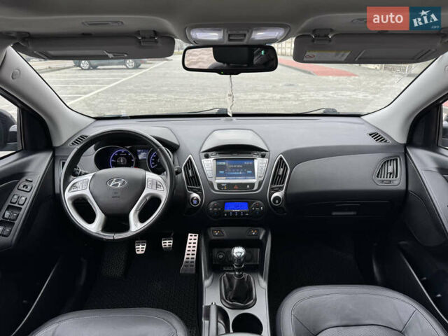 Черный Хендай их35, объемом двигателя 2 л и пробегом 177 тыс. км за 11999 $, фото 55 на Automoto.ua