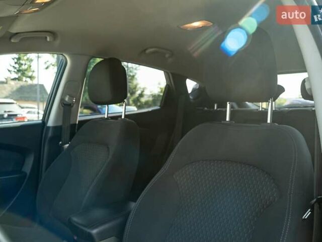 Черный Хендай их35, объемом двигателя 2 л и пробегом 147 тыс. км за 15200 $, фото 36 на Automoto.ua