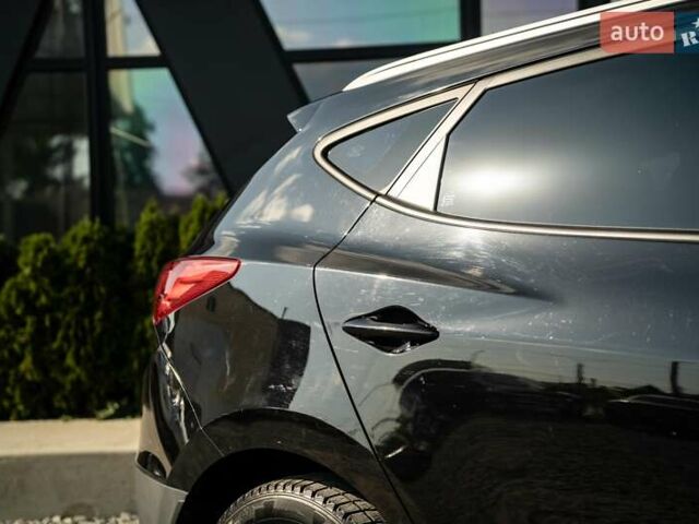 Черный Хендай их35, объемом двигателя 2 л и пробегом 147 тыс. км за 15200 $, фото 13 на Automoto.ua