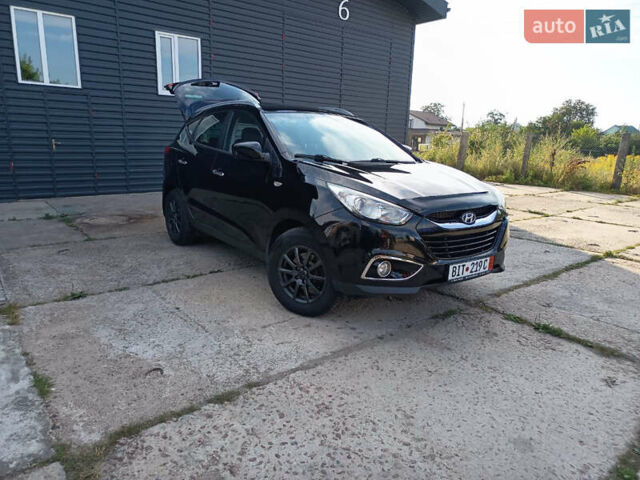 Черный Хендай их35, объемом двигателя 2 л и пробегом 195 тыс. км за 12600 $, фото 4 на Automoto.ua