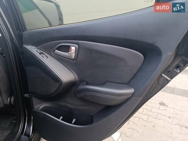 Чорний Хендай іх35, об'ємом двигуна 1.7 л та пробігом 257 тис. км за 11850 $, фото 13 на Automoto.ua