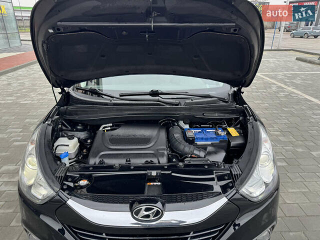 Черный Хендай их35, объемом двигателя 2 л и пробегом 177 тыс. км за 11999 $, фото 79 на Automoto.ua