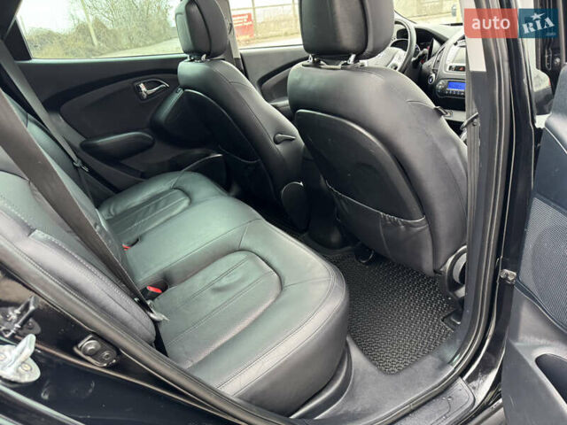 Черный Хендай их35, объемом двигателя 2 л и пробегом 177 тыс. км за 11999 $, фото 69 на Automoto.ua