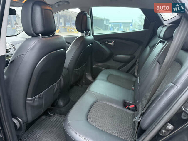 Черный Хендай их35, объемом двигателя 2 л и пробегом 230 тыс. км за 11850 $, фото 30 на Automoto.ua
