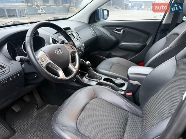 Черный Хендай их35, объемом двигателя 2 л и пробегом 230 тыс. км за 11850 $, фото 28 на Automoto.ua