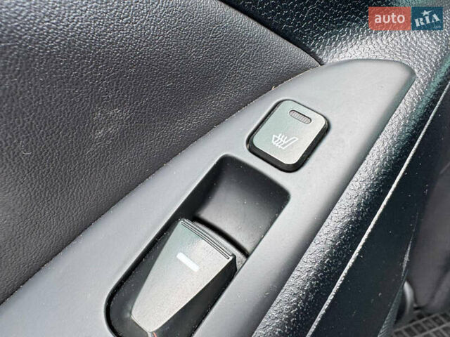 Черный Хендай их35, объемом двигателя 1.69 л и пробегом 238 тыс. км за 11999 $, фото 51 на Automoto.ua