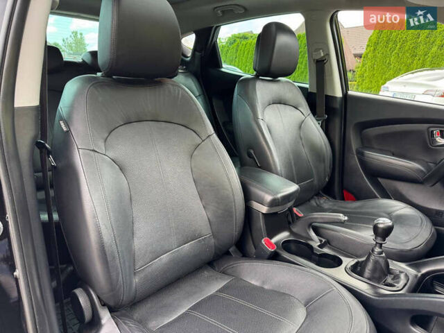 Черный Хендай их35, объемом двигателя 1.69 л и пробегом 238 тыс. км за 11999 $, фото 33 на Automoto.ua