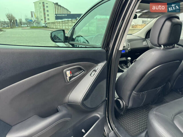 Черный Хендай их35, объемом двигателя 2 л и пробегом 177 тыс. км за 11999 $, фото 47 на Automoto.ua