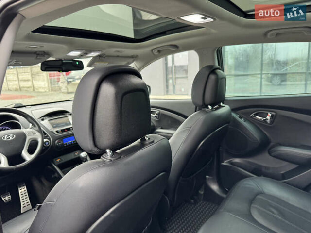 Черный Хендай их35, объемом двигателя 2 л и пробегом 177 тыс. км за 11999 $, фото 53 на Automoto.ua