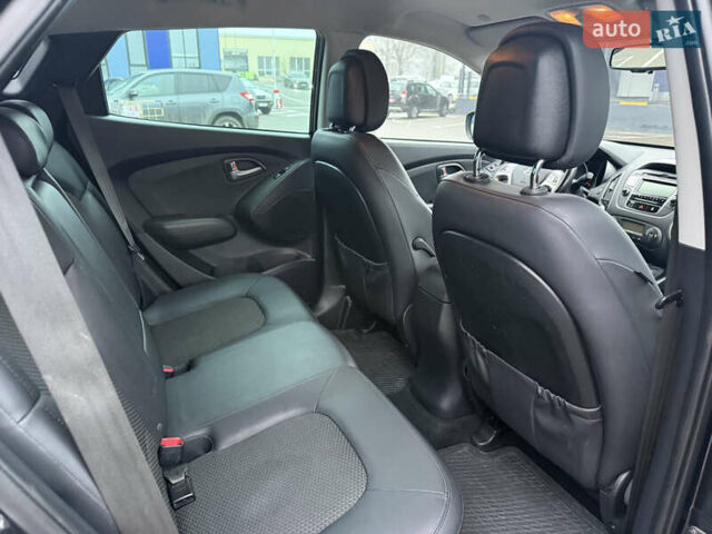 Черный Хендай их35, объемом двигателя 2 л и пробегом 230 тыс. км за 11850 $, фото 36 на Automoto.ua