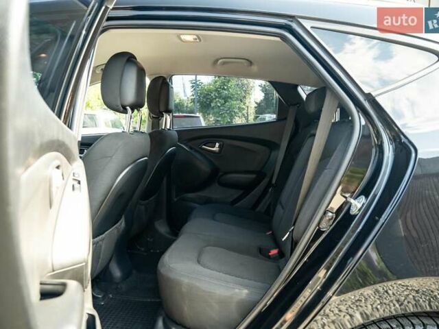 Черный Хендай их35, объемом двигателя 2 л и пробегом 147 тыс. км за 15200 $, фото 37 на Automoto.ua