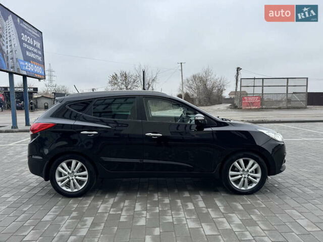 Черный Хендай их35, объемом двигателя 2 л и пробегом 177 тыс. км за 11999 $, фото 8 на Automoto.ua