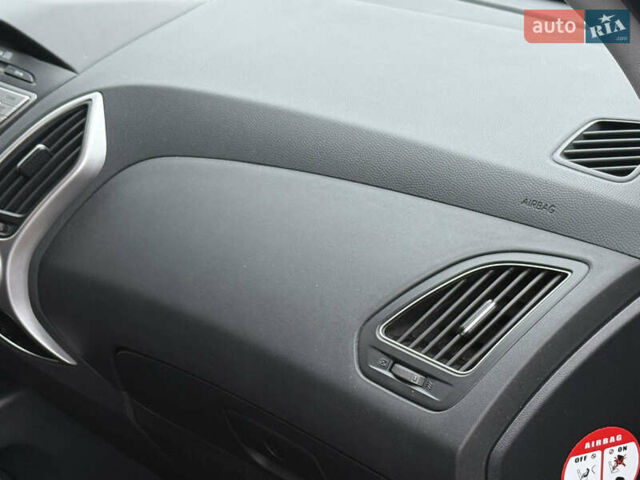 Черный Хендай их35, объемом двигателя 2 л и пробегом 230 тыс. км за 11850 $, фото 40 на Automoto.ua