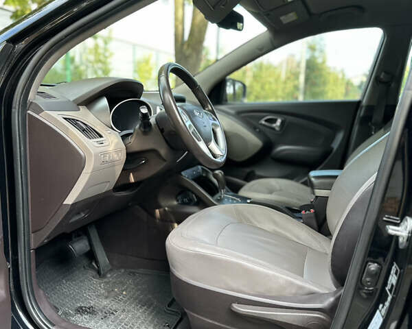 Черный Хендай их35, объемом двигателя 2 л и пробегом 87 тыс. км за 12900 $, фото 30 на Automoto.ua