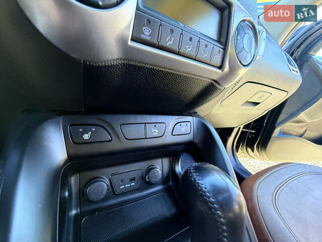 Чорний Хендай іх35, об'ємом двигуна 2 л та пробігом 153 тис. км за 13999 $, фото 47 на Automoto.ua