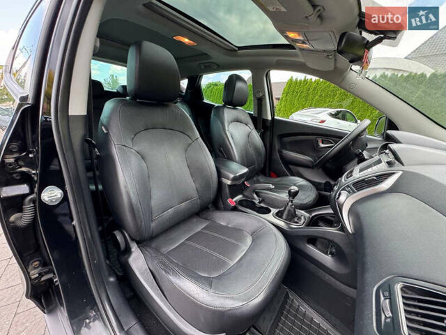 Черный Хендай их35, объемом двигателя 1.69 л и пробегом 238 тыс. км за 11999 $, фото 32 на Automoto.ua