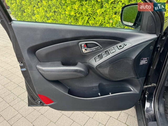 Черный Хендай их35, объемом двигателя 1.69 л и пробегом 238 тыс. км за 11999 $, фото 52 на Automoto.ua