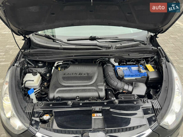 Черный Хендай их35, объемом двигателя 2 л и пробегом 177 тыс. км за 11999 $, фото 80 на Automoto.ua