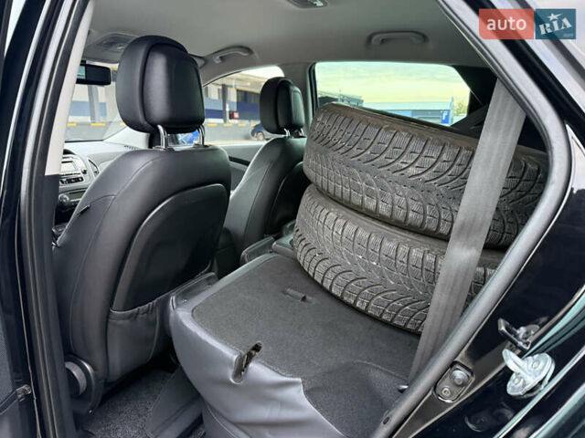 Черный Хендай их35, объемом двигателя 0 л и пробегом 201 тыс. км за 11850 $, фото 34 на Automoto.ua