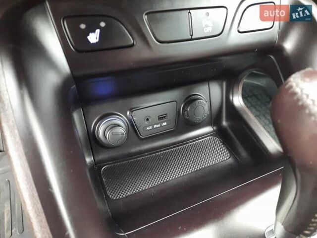 Чорний Хендай іх35, об'ємом двигуна 2 л та пробігом 211 тис. км за 12700 $, фото 48 на Automoto.ua