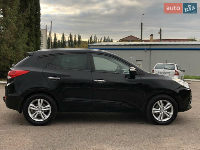 Черный Хендай их35, объемом двигателя 2 л и пробегом 178 тыс. км за 13999 $, фото 4 на Automoto.ua