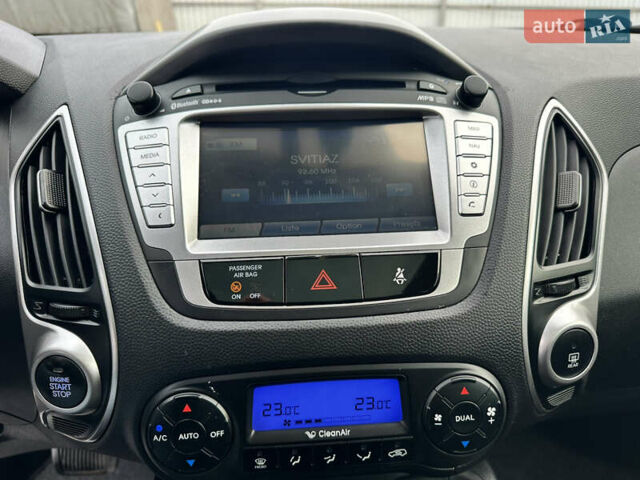 Чорний Хендай іх35, об'ємом двигуна 2 л та пробігом 148 тис. км за 14599 $, фото 28 на Automoto.ua