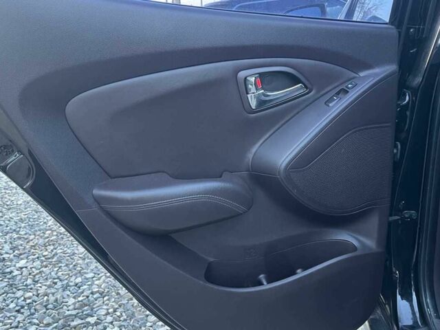 Чорний Хендай іх35, об'ємом двигуна 2 л та пробігом 178 тис. км за 13700 $, фото 22 на Automoto.ua