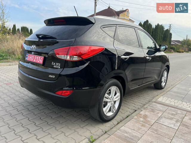 Черный Хендай их35, объемом двигателя 2 л и пробегом 202 тыс. км за 15700 $, фото 2 на Automoto.ua