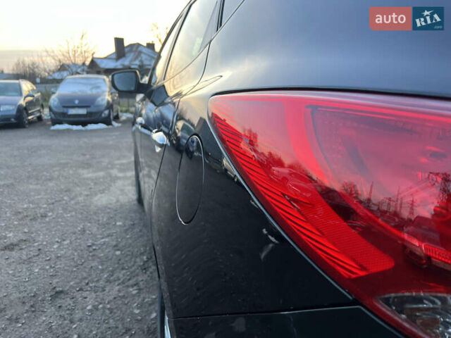 Черный Хендай их35, объемом двигателя 2 л и пробегом 213 тыс. км за 16500 $, фото 11 на Automoto.ua