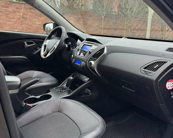 Чорний Хендай іх35, об'ємом двигуна 2 л та пробігом 177 тис. км за 14650 $, фото 52 на Automoto.ua