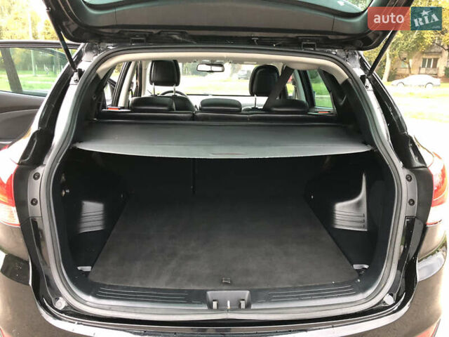 Черный Хендай их35, объемом двигателя 2 л и пробегом 178 тыс. км за 13999 $, фото 26 на Automoto.ua