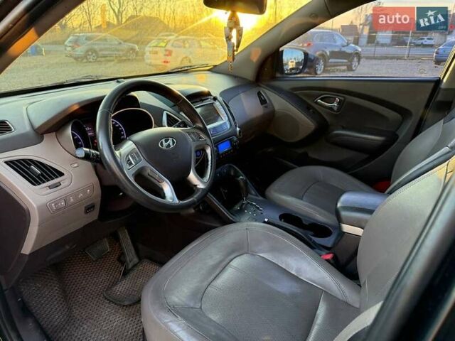 Черный Хендай их35, объемом двигателя 2 л и пробегом 178 тыс. км за 12699 $, фото 9 на Automoto.ua