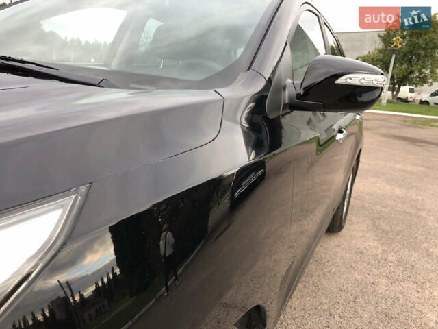 Черный Хендай их35, объемом двигателя 2 л и пробегом 178 тыс. км за 13999 $, фото 17 на Automoto.ua