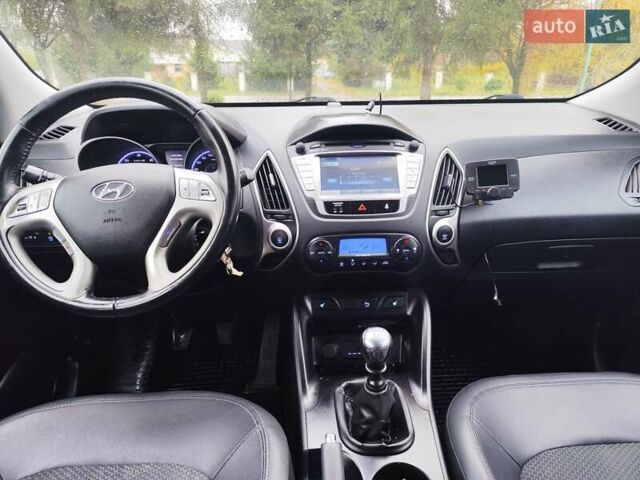 Хендай их35 2013 в Житомире на Automoto.ua Черный Хендай их35, объемом двигателя 1.7 л и пробегом 158 тыс. км за 11900 $, фото 19 на Automoto.ua
