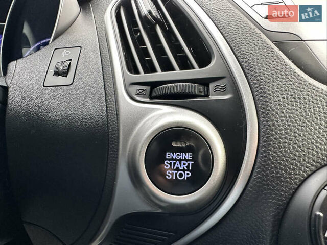 Чорний Хендай іх35, об'ємом двигуна 2 л та пробігом 148 тис. км за 14599 $, фото 36 на Automoto.ua