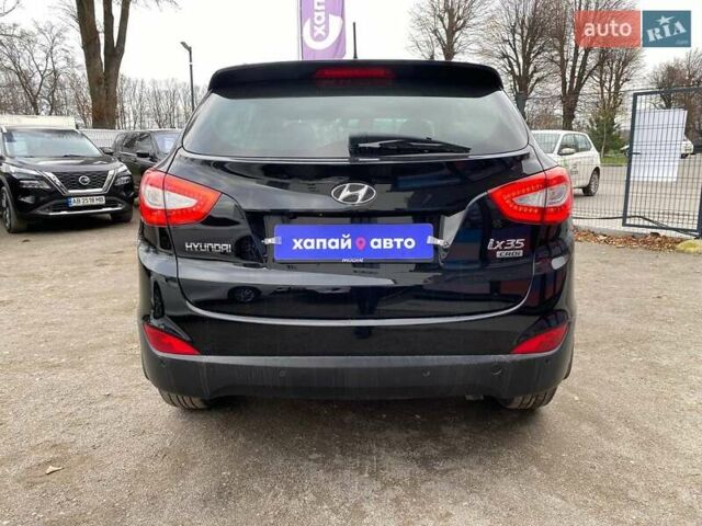 Черный Хендай их35, объемом двигателя 1.69 л и пробегом 194 тыс. км за 12500 $, фото 5 на Automoto.ua