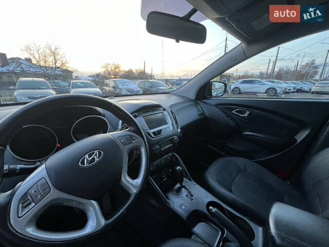 Черный Хендай их35, объемом двигателя 2 л и пробегом 213 тыс. км за 16500 $, фото 31 на Automoto.ua