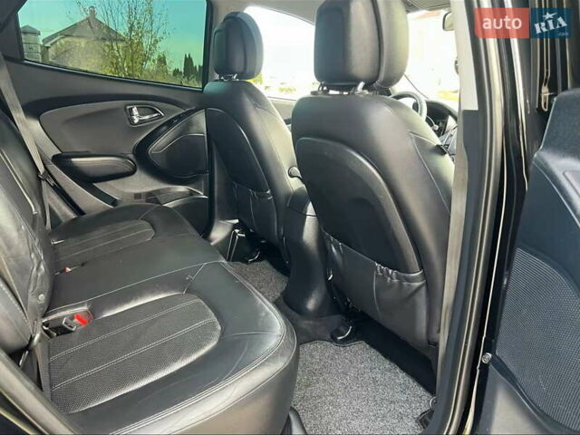 Черный Хендай их35, объемом двигателя 2 л и пробегом 202 тыс. км за 15700 $, фото 25 на Automoto.ua