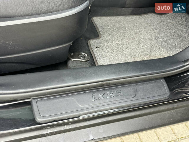 Чорний Хендай іх35, об'ємом двигуна 2 л та пробігом 148 тис. км за 14599 $, фото 40 на Automoto.ua