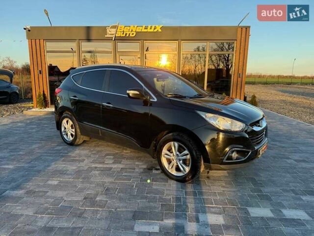 Черный Хендай их35, объемом двигателя 2 л и пробегом 178 тыс. км за 12699 $, фото 1 на Automoto.ua