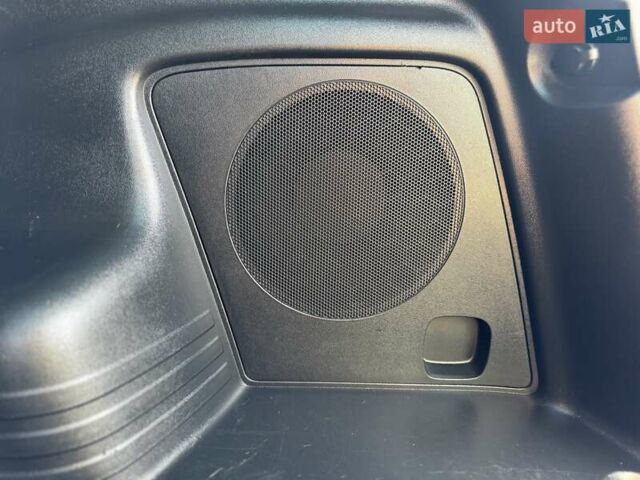 Черный Хендай их35, объемом двигателя 2 л и пробегом 162 тыс. км за 14200 $, фото 29 на Automoto.ua