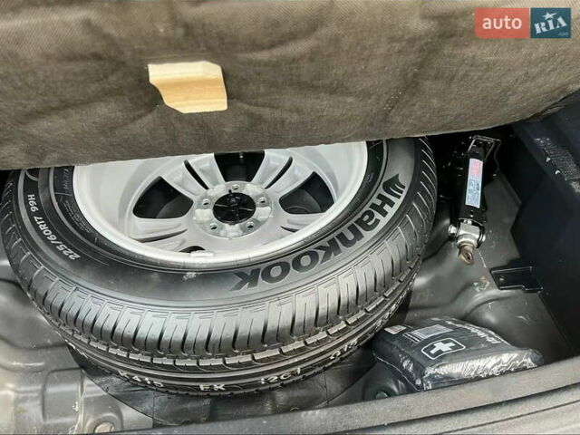 Черный Хендай их35, объемом двигателя 2 л и пробегом 202 тыс. км за 15700 $, фото 23 на Automoto.ua