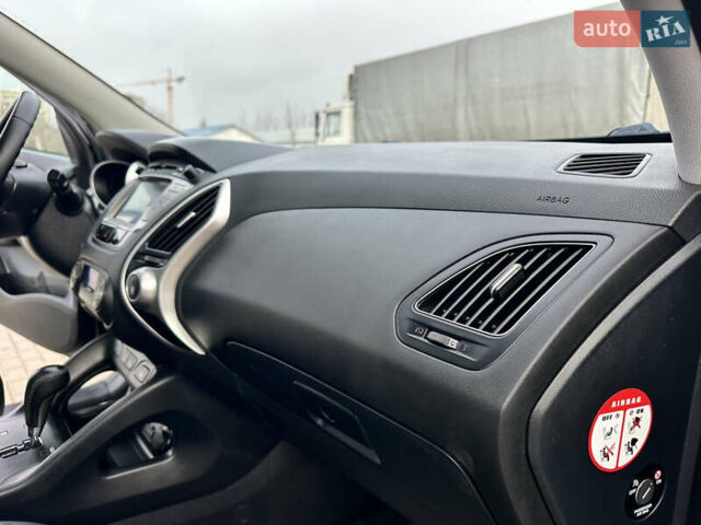 Чорний Хендай іх35, об'ємом двигуна 2 л та пробігом 148 тис. км за 14599 $, фото 42 на Automoto.ua