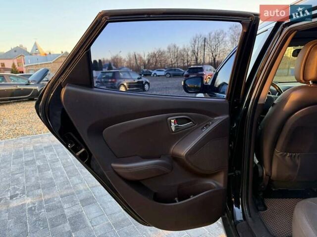 Черный Хендай их35, объемом двигателя 2 л и пробегом 178 тыс. км за 12699 $, фото 12 на Automoto.ua